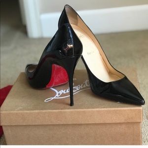 Louboutin décolleté 554